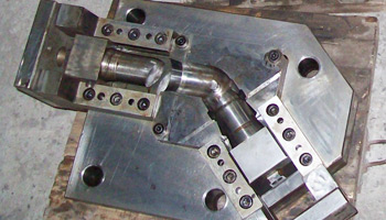 прес-форми для фітингів