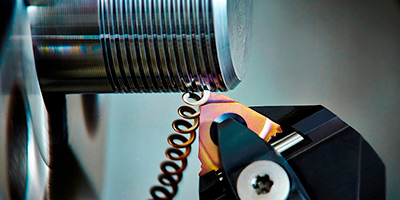 Виточування внутрішньої і зовнішньої різьби