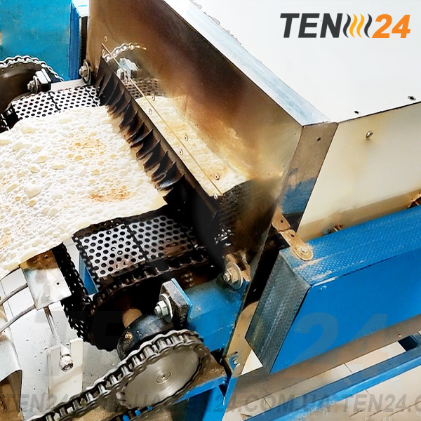 Готовий лаваш на виході з інфрачервоної тунельної печі