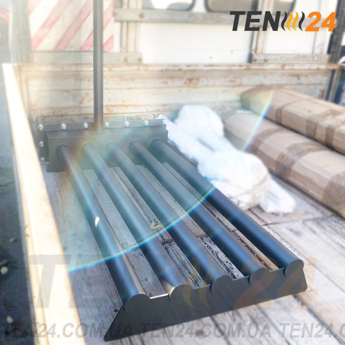 Занурювальний нагрівач резервуарів на прямокутному фланці фото ТЕН 24